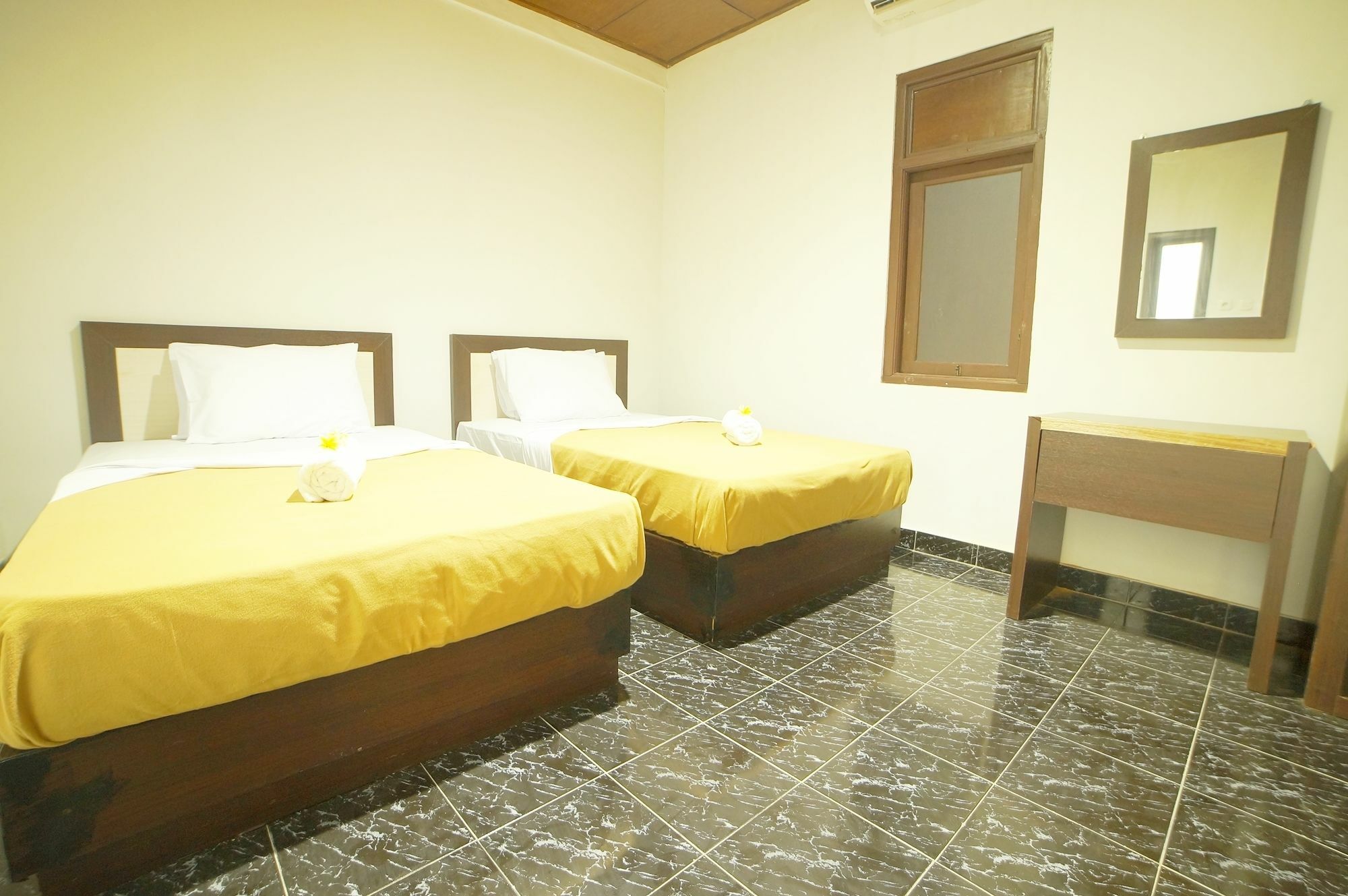 Easton Kuta Homestay Dış mekan fotoğraf